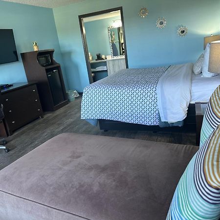 Geneva Wells Inn レイク・ジェニーバ エクステリア 写真