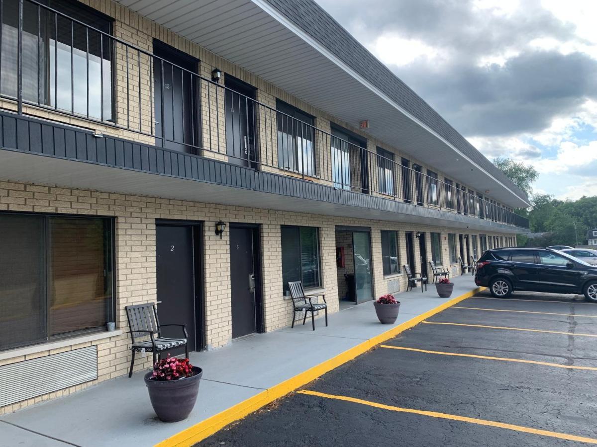 Geneva Wells Inn レイク・ジェニーバ エクステリア 写真