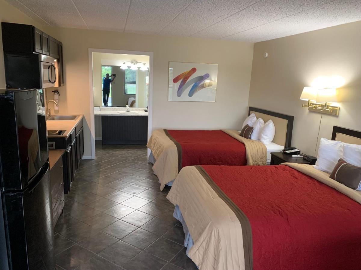 Geneva Wells Inn レイク・ジェニーバ エクステリア 写真