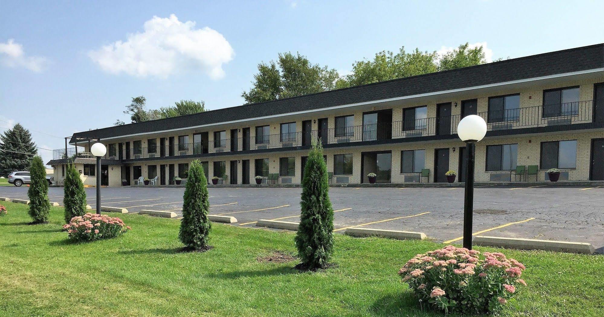 Geneva Wells Inn レイク・ジェニーバ エクステリア 写真
