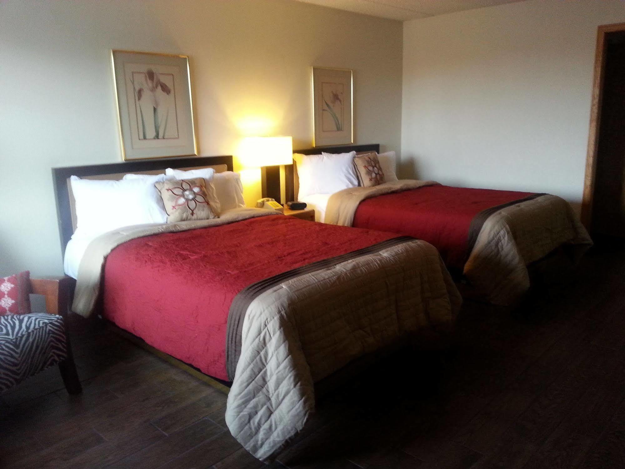 Geneva Wells Inn レイク・ジェニーバ エクステリア 写真