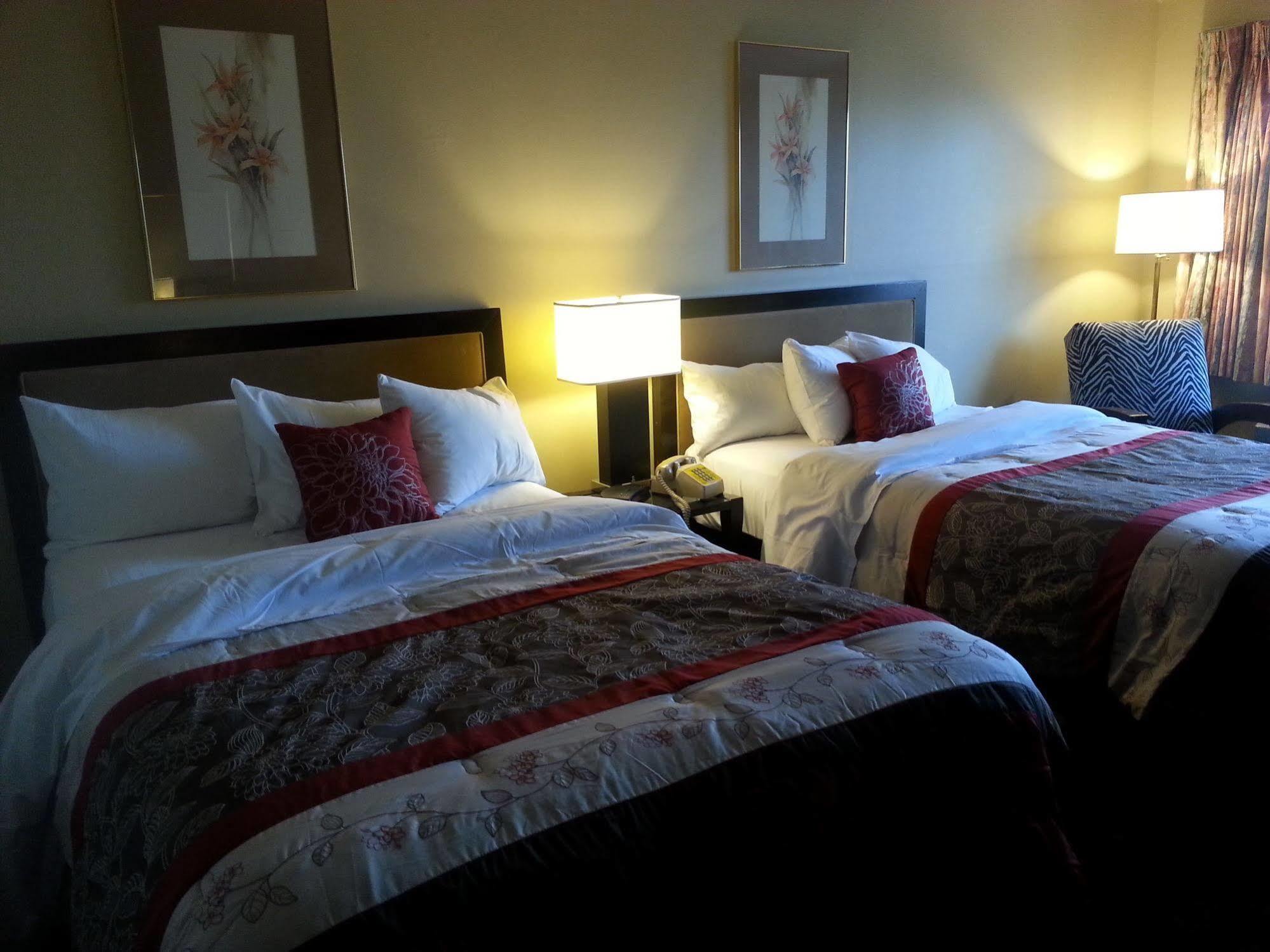 Geneva Wells Inn レイク・ジェニーバ エクステリア 写真