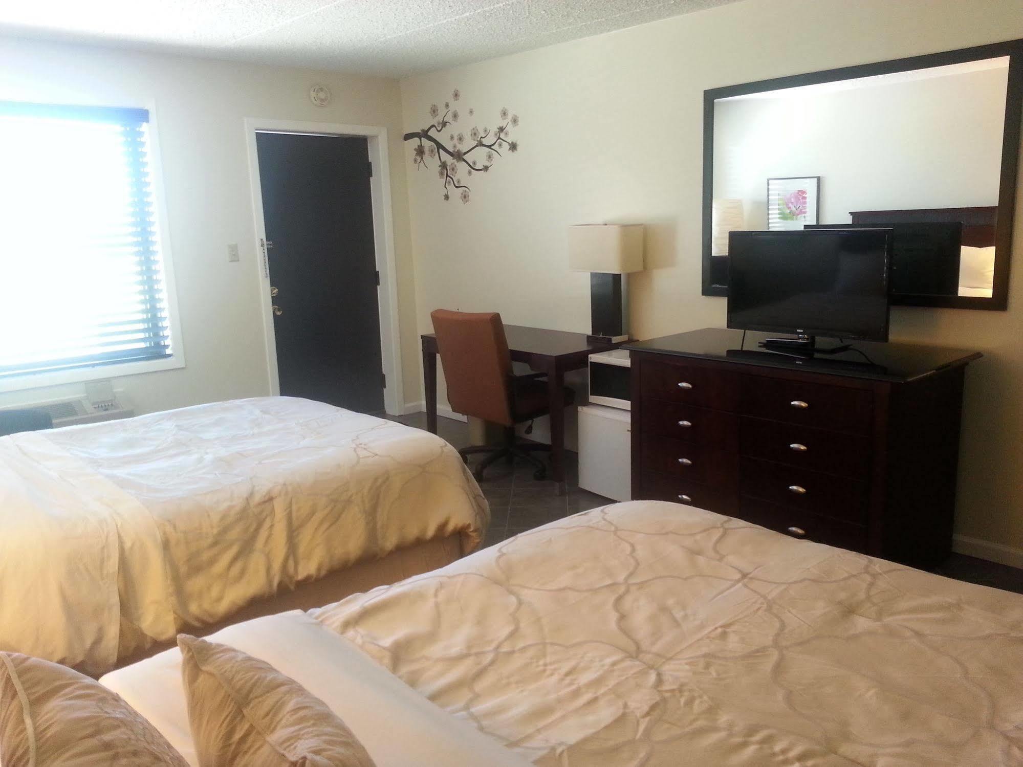 Geneva Wells Inn レイク・ジェニーバ エクステリア 写真