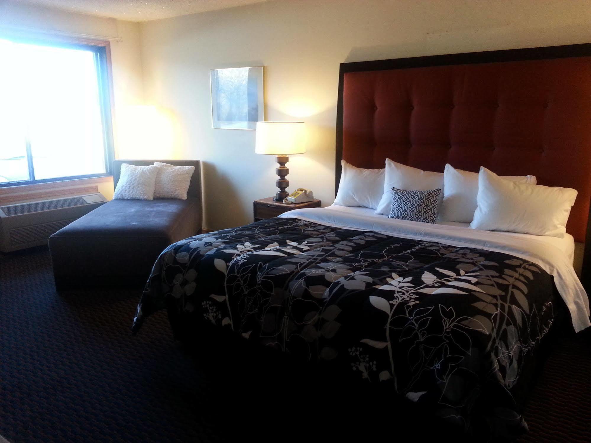 Geneva Wells Inn レイク・ジェニーバ エクステリア 写真